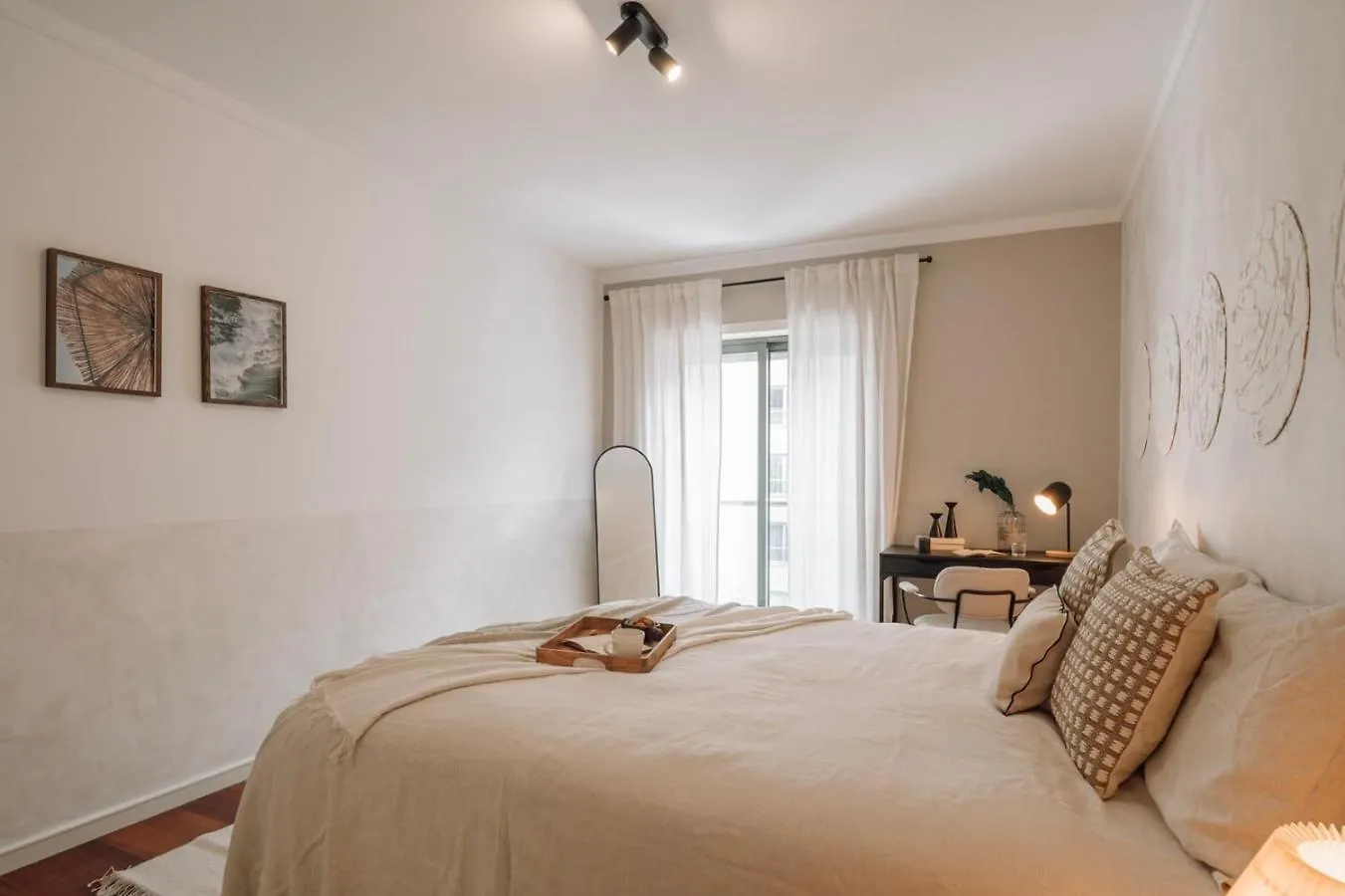 Azzurra - 2 Bedrooms And Parking In Avenidas Novas 리스본 아파트