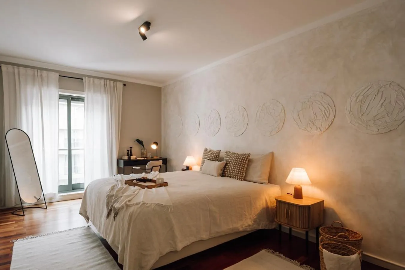Azzurra - 2 Bedrooms And Parking In Avenidas Novas 리스본